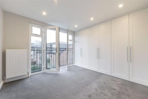 3 bedroom end of terrace house to rent, Putney Bridge Road, London