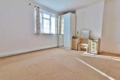 2 bedroom flat to rent, Finchley Court, Finchley Central N3