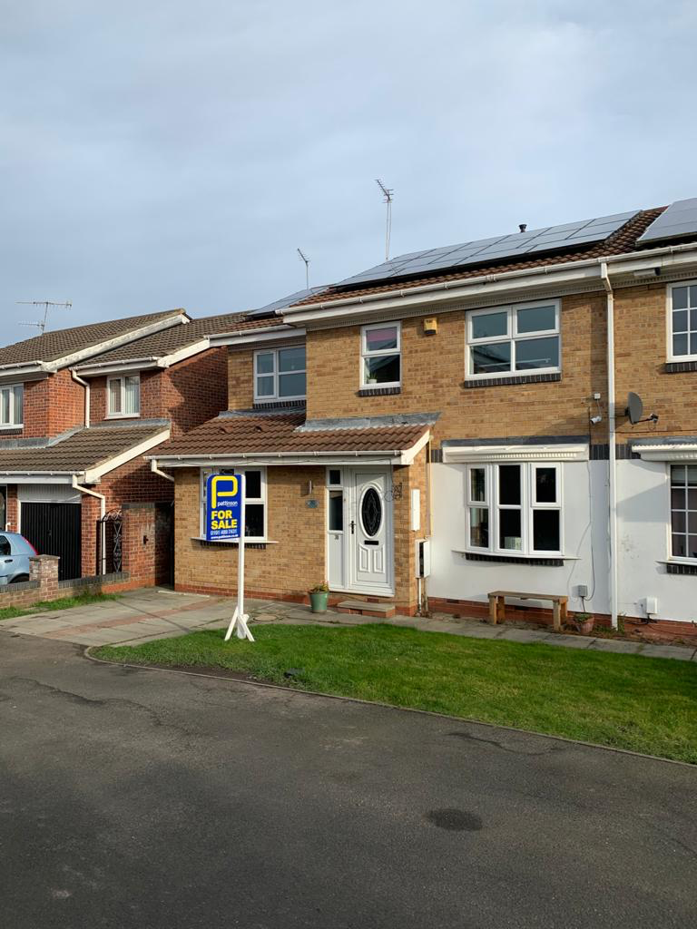 The Cornfields, Hebburn, Tyne and Wear, NE31 1YH 4 bed semidetached