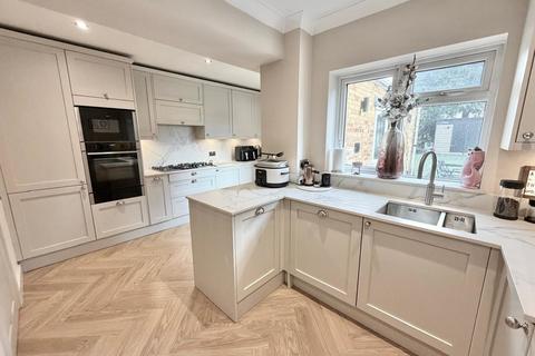 3 bedroom semi-detached house for sale, Kingsmead, Camberley GU16