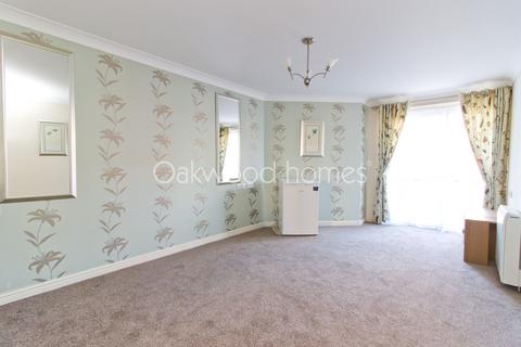 2 bedroom apartment to rent, Dickens Court, Margate