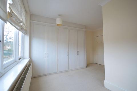 2 bedroom flat to rent, Crossways Road, Grayshott