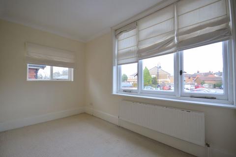 2 bedroom flat to rent, Crossways Road, Grayshott