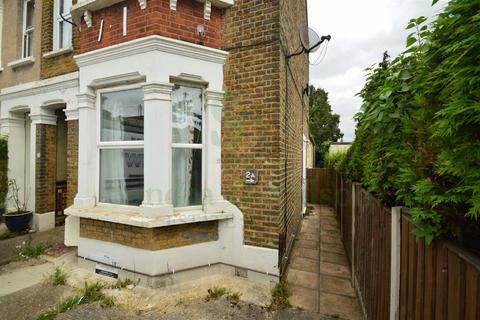 2 bedroom flat for sale, Toronto Road, Ilford