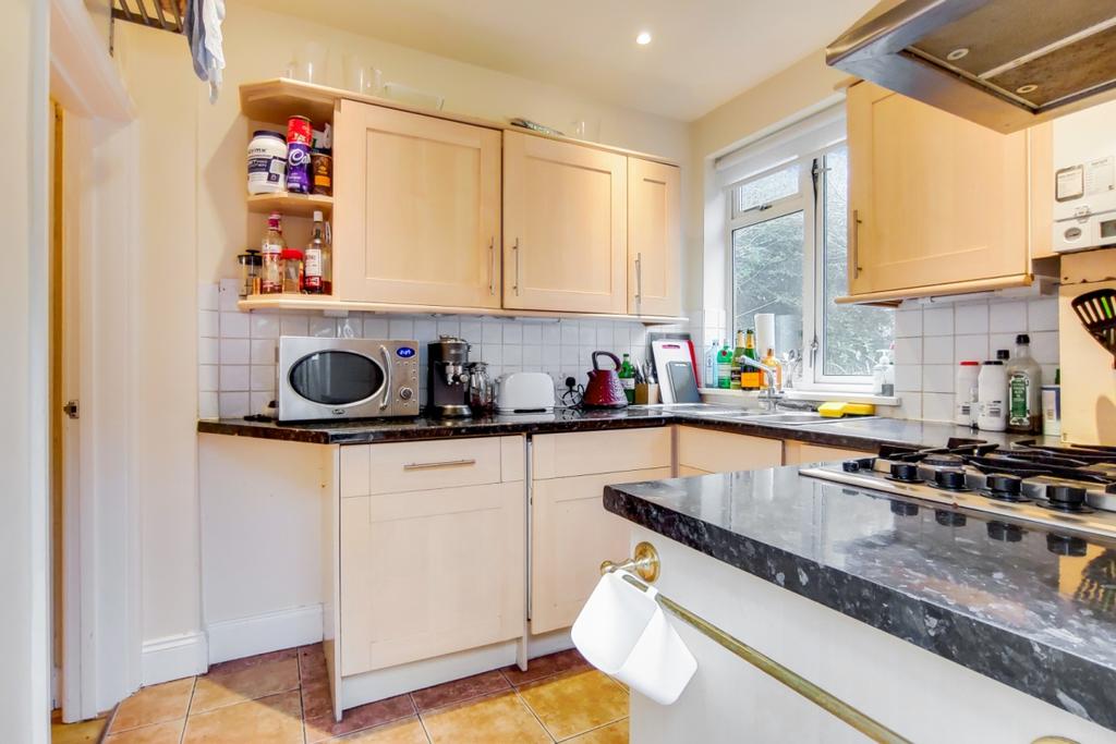 4 Kitchen-1