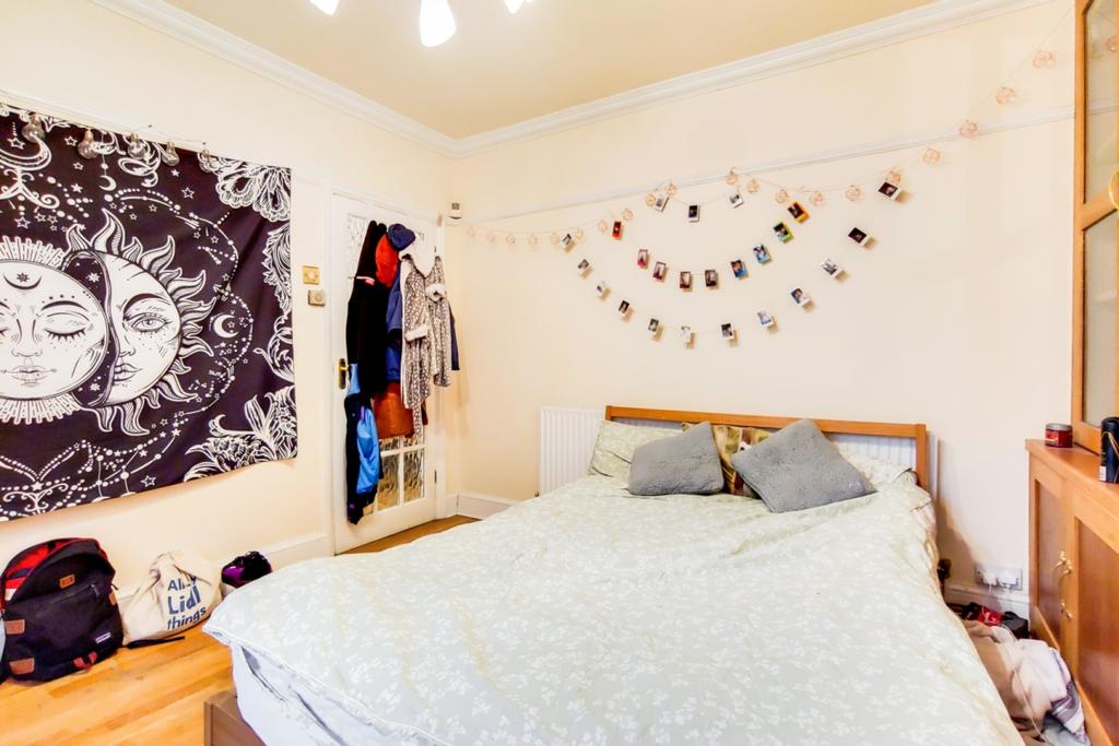 5 Bedroom 4-0