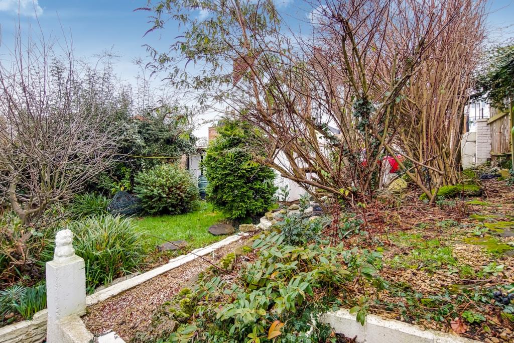 6 Garden-0