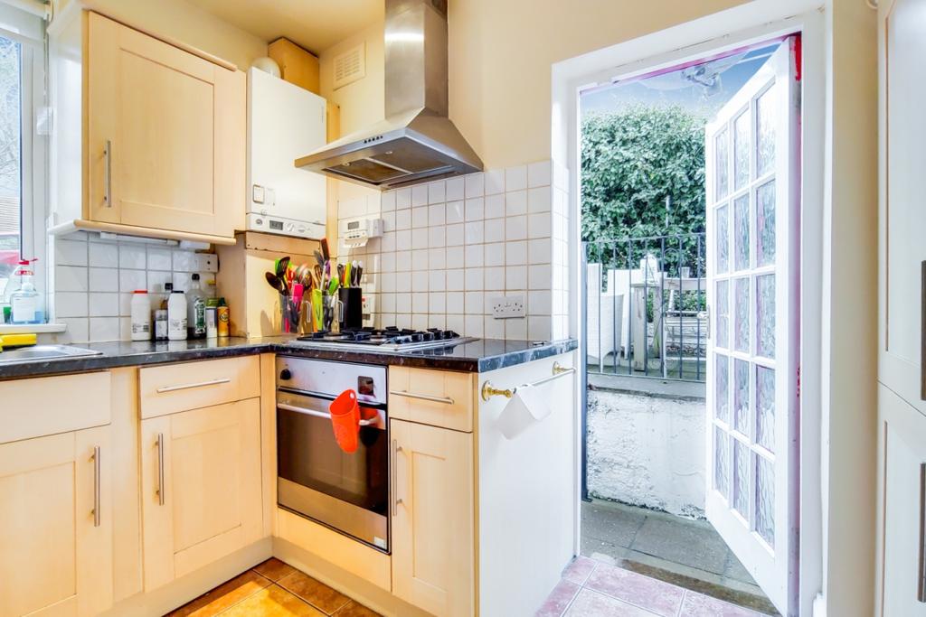 4 Kitchen-0