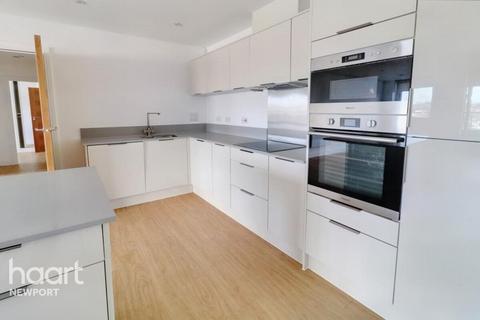 2 bedroom apartment to rent, Upper Dock Street, Newport