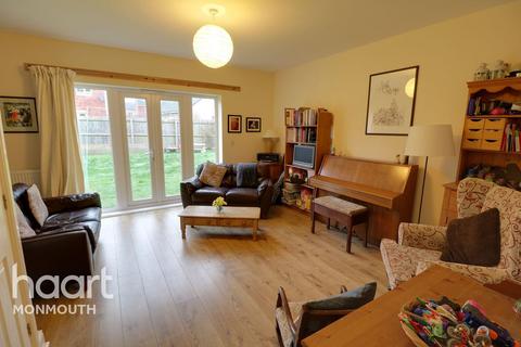 3 bedroom end of terrace house for sale - Kemble Road, Monmouth