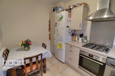 3 bedroom end of terrace house for sale, Kemble Road, Monmouth