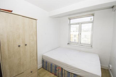 Studio to rent, Kember Street, Islington, London, London  N1