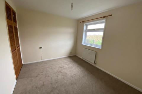 3 bedroom terraced house to rent, Youings Drive, Pilton, Barnstaple, EX31 1QL