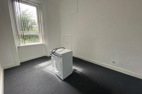 2 bedroom flat to rent, Torrisdale Street, Glasgow G42