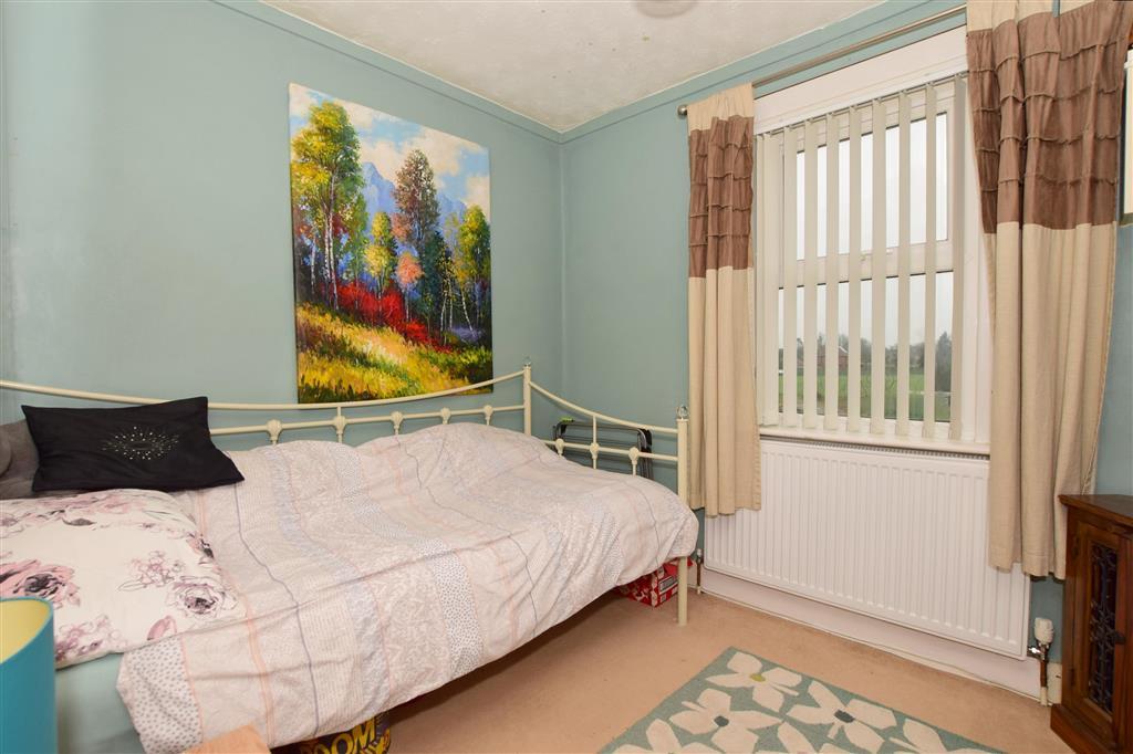 3 Bedroom Semi-detached House In Kent Sale Ashford For