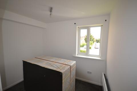 Studio to rent, Express Drive, Ilford