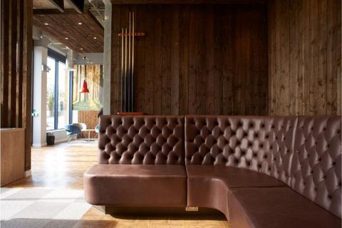 Studio to rent - Market Road