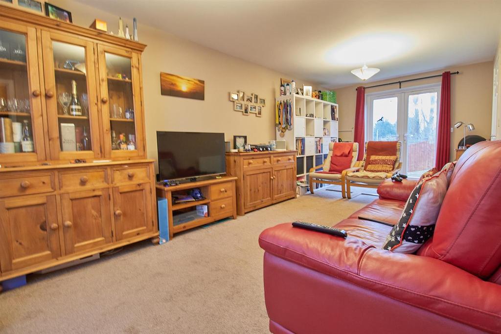 Navy Close, Burbage, Hinckley 3 bed detached house £225,000