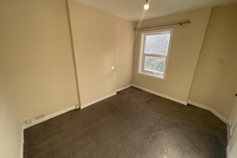 2 bedroom apartment to rent, WOLLASTON - King Street