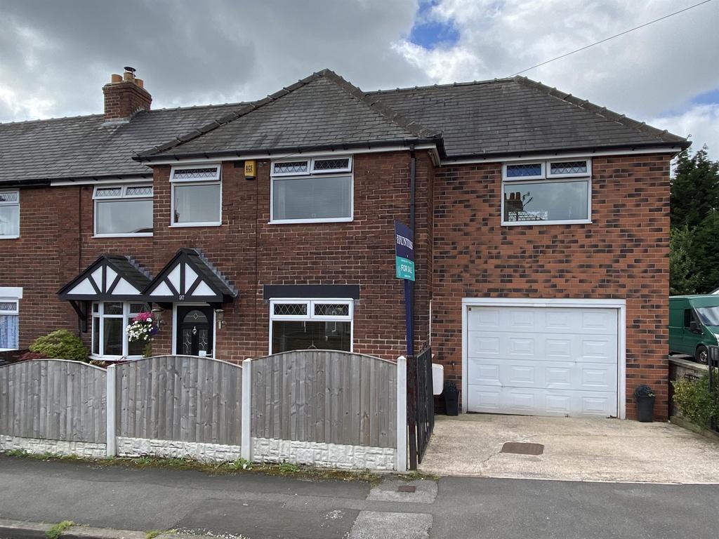 Tapton View Road, Newbold, Chesterfield, S41 7JY 4 bed semidetached