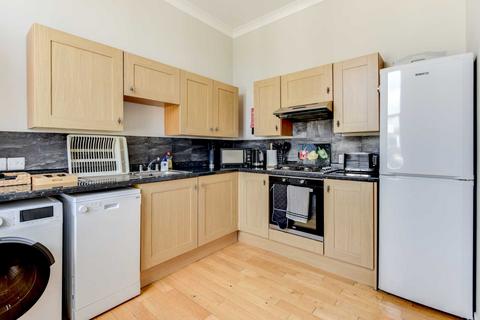 1 bedroom flat to rent - Beautiful One Bedroom Flat, 2 minutes from the sea - Albert Mansions, Hove