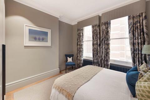 2 bedroom flat for sale, Sutherland House, Marloes Road, Kensington, London