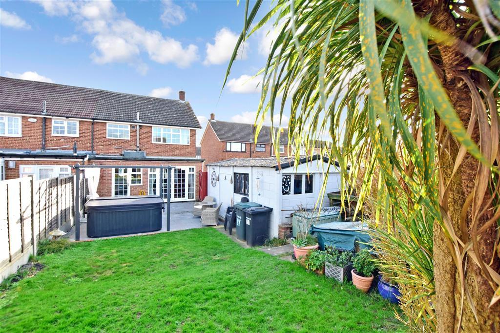 Vigilant Way, Riverview Park, Gravesend, Kent 3 bed semidetached house