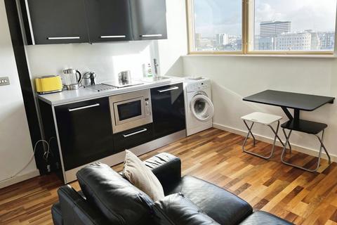 Studio to rent, West Point, Wellington Street