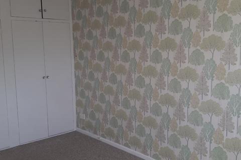 2 bedroom flat to rent, 17 St. Peters Road, Poole BH14