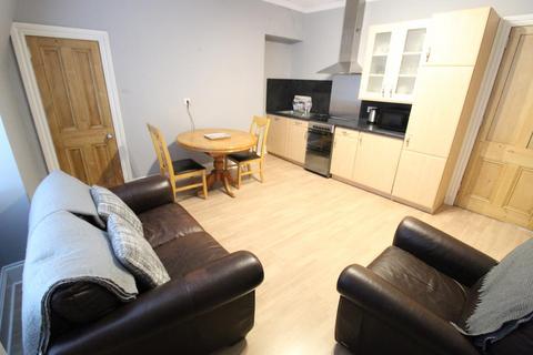 1 bedroom flat to rent - Merkland Road East, Top Floor, AB24