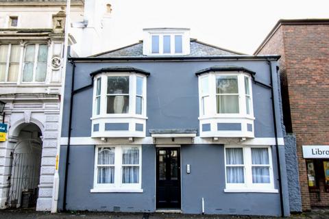 2 bedroom flat to rent, Sandgate High Street, Sandgate, CT20