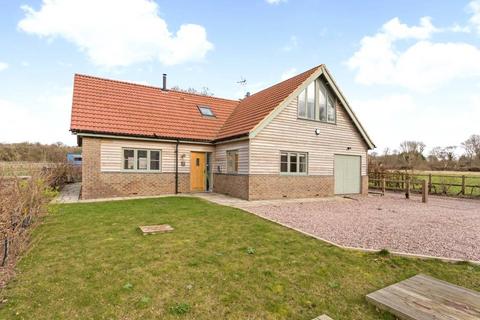 3 bedroom detached house to rent, Beechurst Barns, Caddington Common, Markyate, St. Albans, AL3