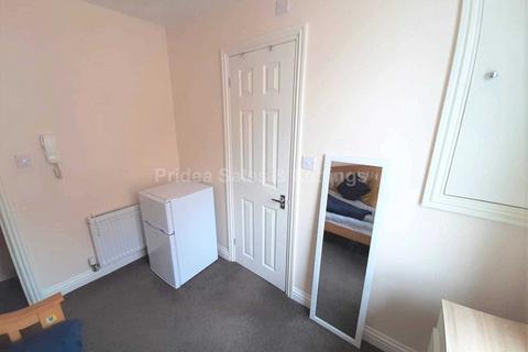 1 bedroom in a house share to rent, High Street, Lincoln