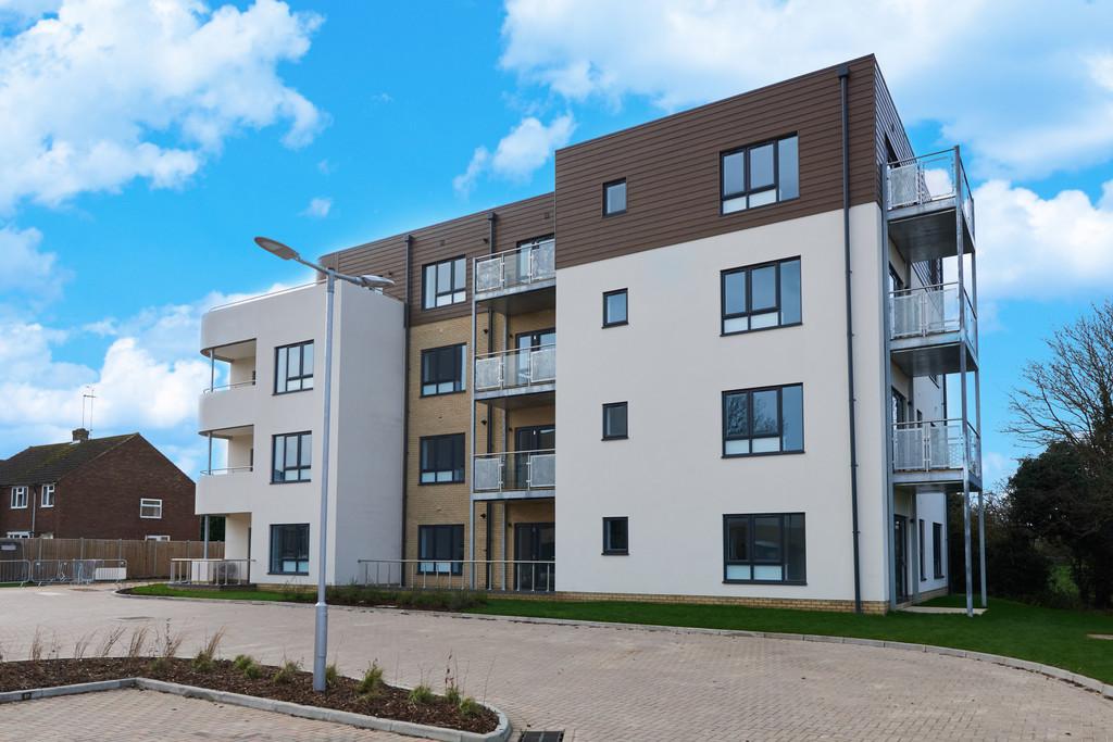 Moulsham Lodge, Chelmsford, CM2 9EL 2 bed flat £350,000