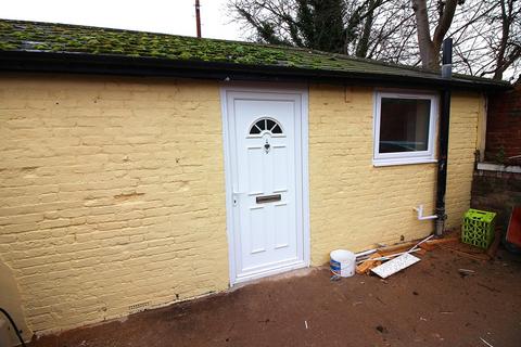 Studio to rent, Eastney Road, Southsea