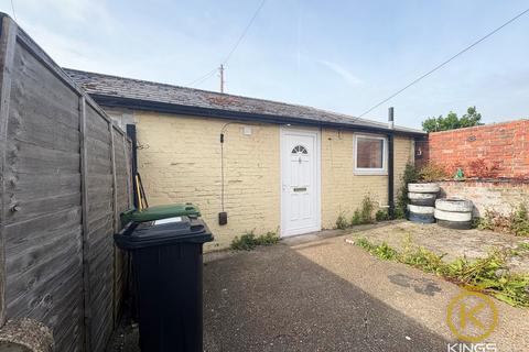 Studio to rent, Eastney Road, Southsea