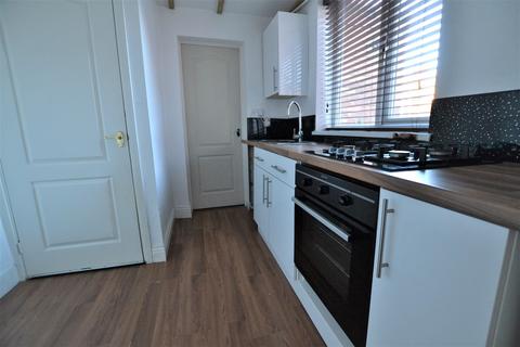 2 bedroom flat to rent - Birchington Avenue, South Shields, Tyne And Wear