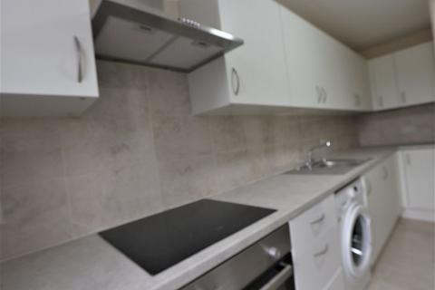 Property to rent, High Road, Finchley  N12