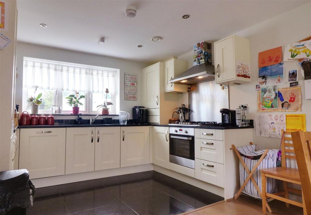 4 Bed DETACHED House Clements Close, Puckeridge 4 bed detached house