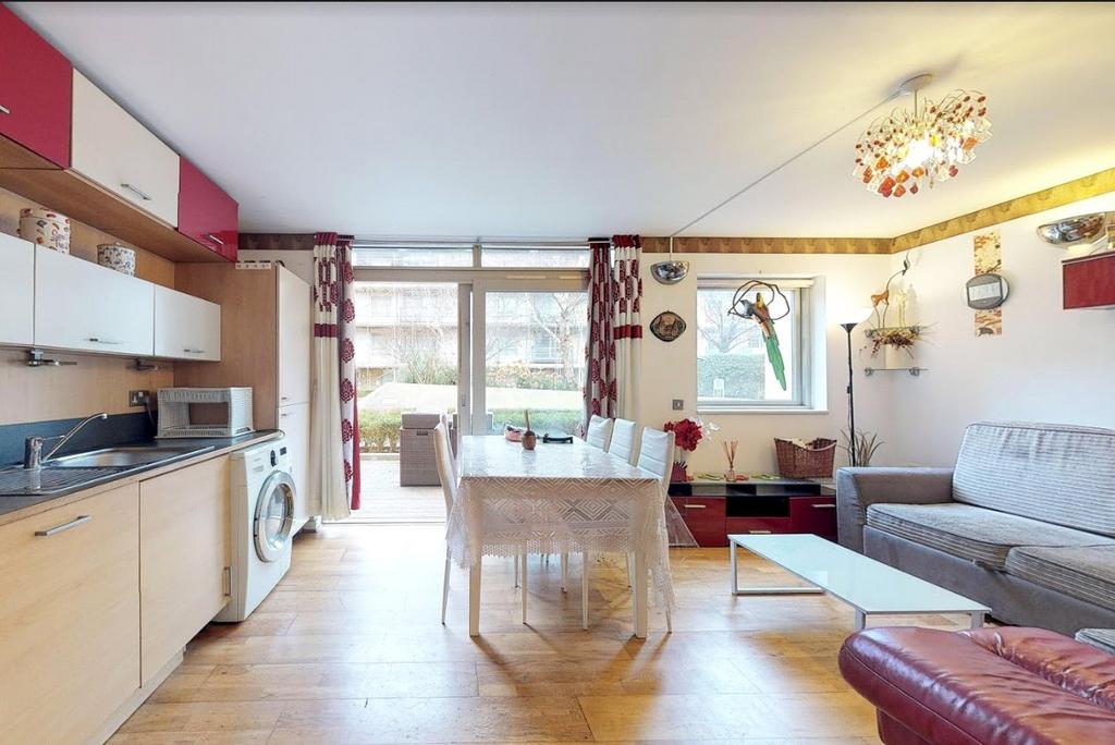 Kitchen/Reception
