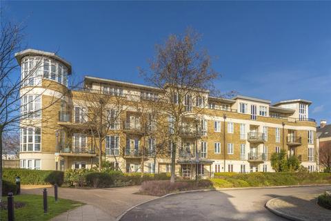 3 bedroom apartment to rent, Melliss Avenue, Richmond, TW9