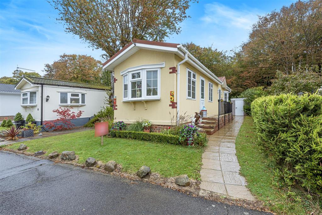 Deanland Wood Park, Golden Cross, Hailsham 2 bed park home for sale £