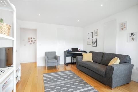2 bedroom apartment to rent, Upper Richmond Road, Putney, SW15