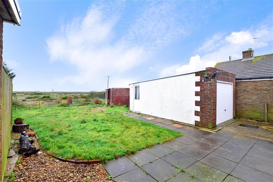 Williamson Road, Lydd On Sea, Romney Marsh, Kent 2 bed bungalow £230,000
