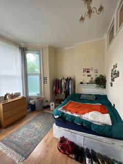 1 bedroom flat to rent, Shepherds Bush Road W6