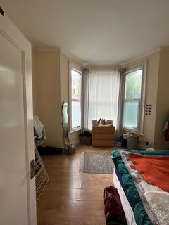 1 bedroom flat to rent, Shepherds Bush Road W6