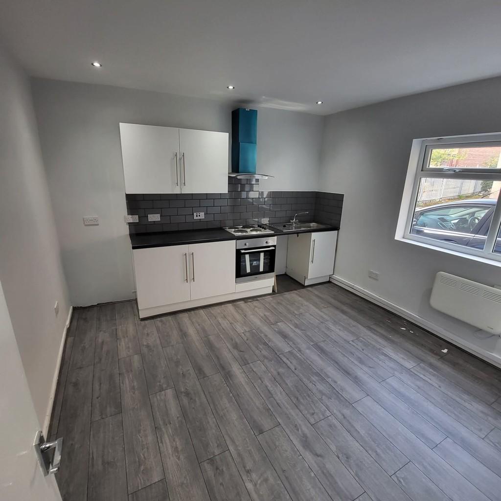 Apartment in Manchester, Blackley, Greater Manchester - View 2