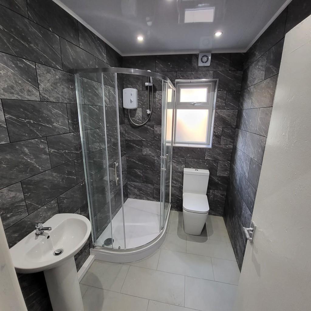 Apartment in Manchester, Blackley, Greater Manchester - View 4