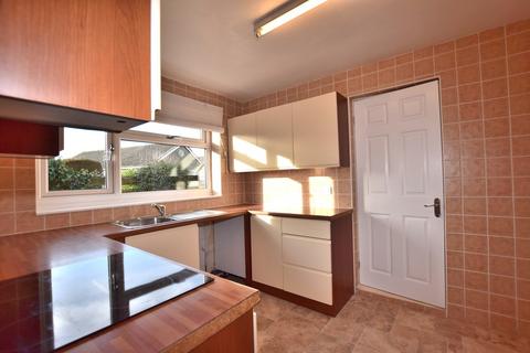 2 bedroom detached bungalow to rent, White Rose Crescent, Richmond