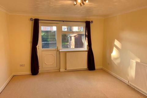 2 bedroom semi-detached house to rent, Woolwich Close, Bursledon, Southampton